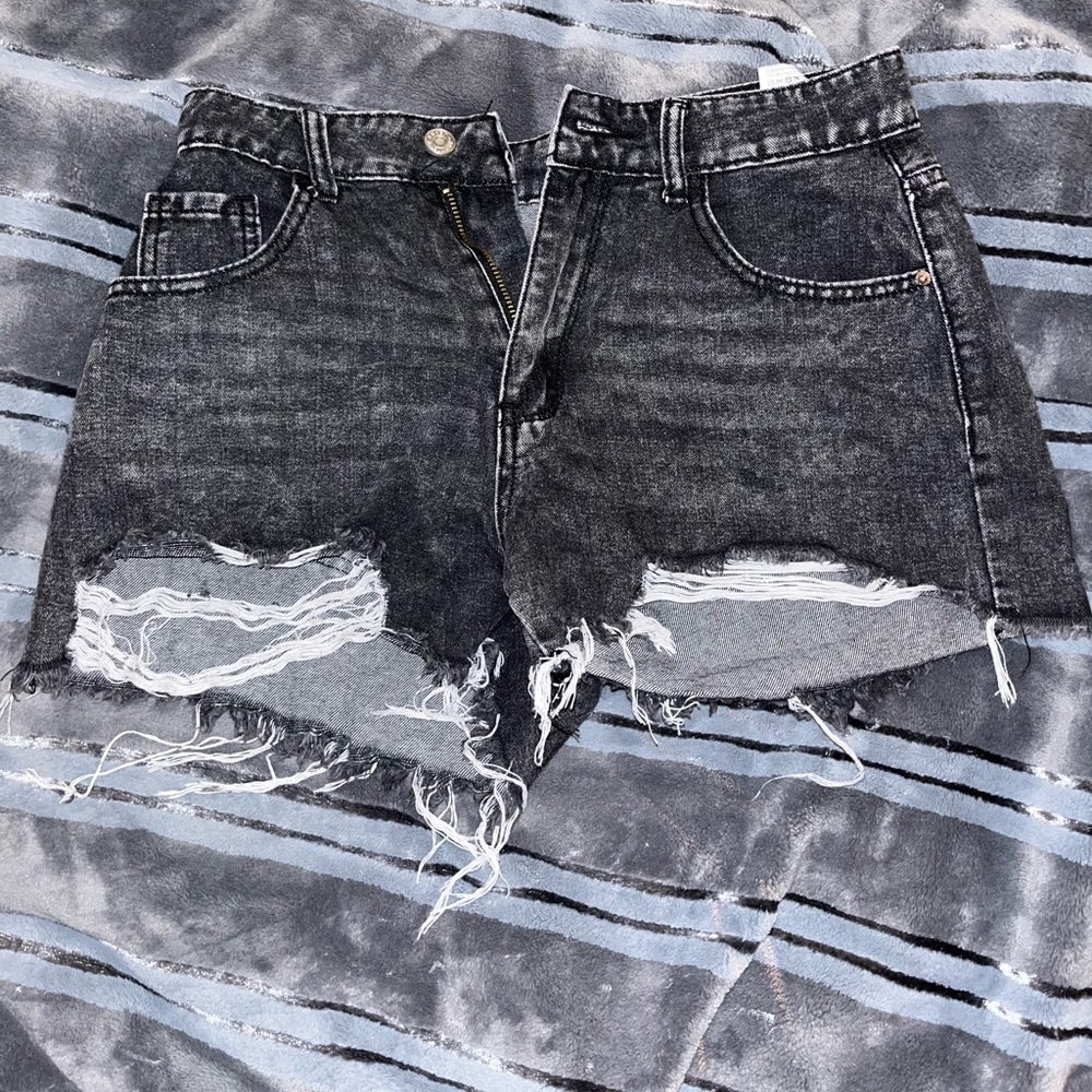 SHEIN Ripped Raw Hem Denim Shorts!!!